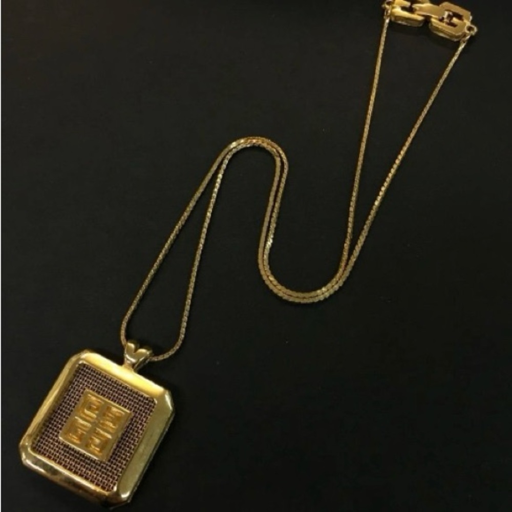 Givenchy Necklace logo Pendant